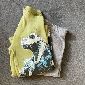 Carter's Boys pajamas size 7 EUC